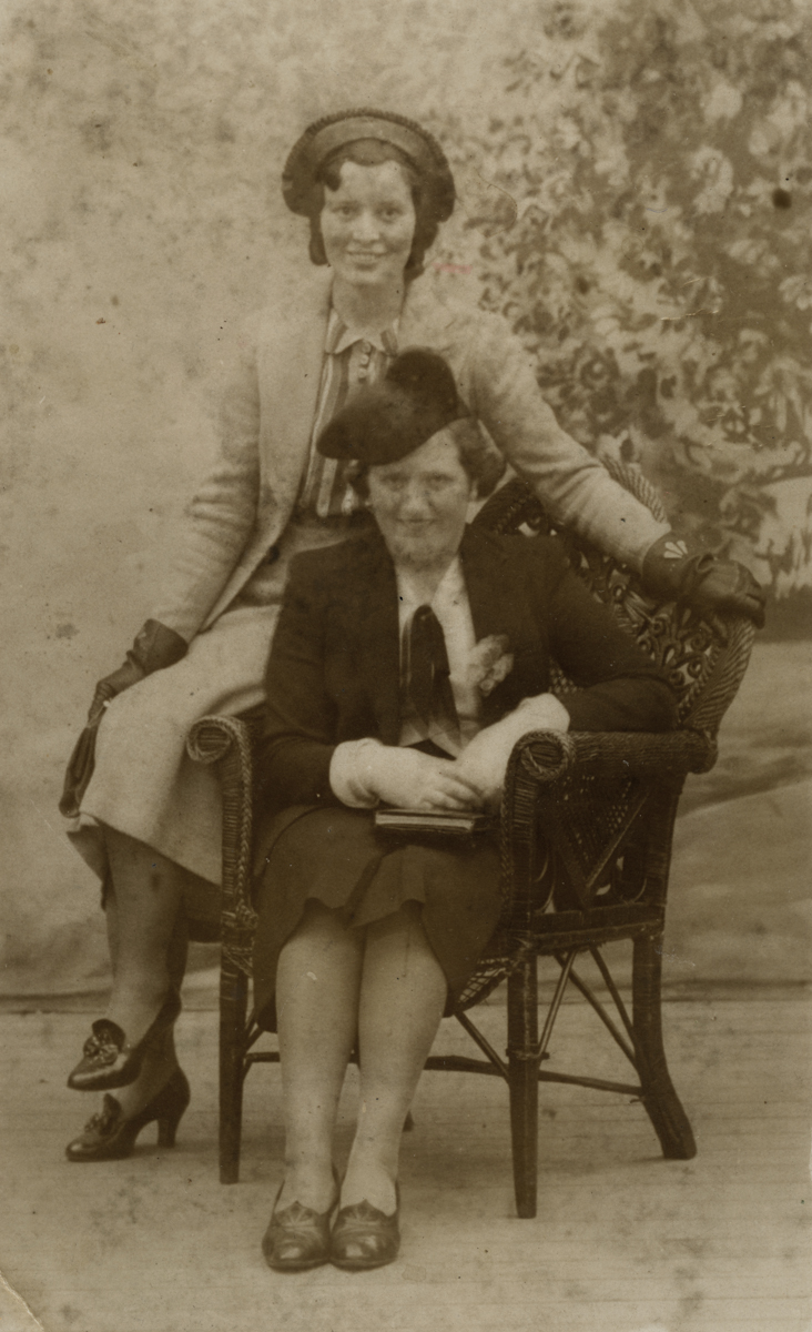 Clerkin // County Monaghan :: Eva Clerkin and a friend