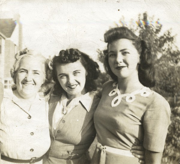 Lil Mullan with daughters Imelda and Mary